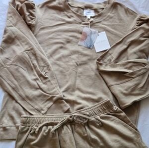 Beige By The River Longsleeves Top & Shorts Set